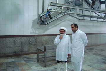 بازدید مسئول حوزه نمایندگی ولی فقیه در استان از کشتارگاه پیشین