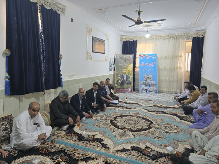 میز خدمت دامپزشکی و دیدار میدانی با دامداران هیرمند با محوریت حمایت از تولید و پیشگیری از بیماری‌های دامی برگزار شد
